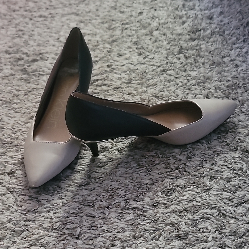 CALVIN KLEIN Two-Tone Heels Size 6.5